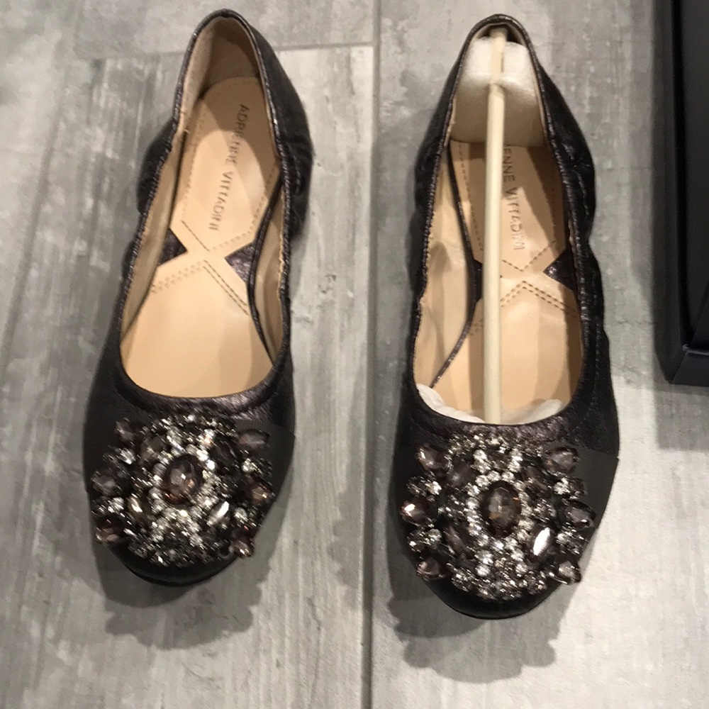 Adrienne Vittadini flats size 6 silver